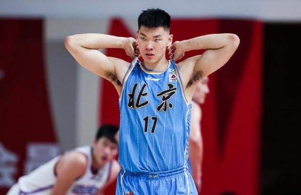 激烈的足球