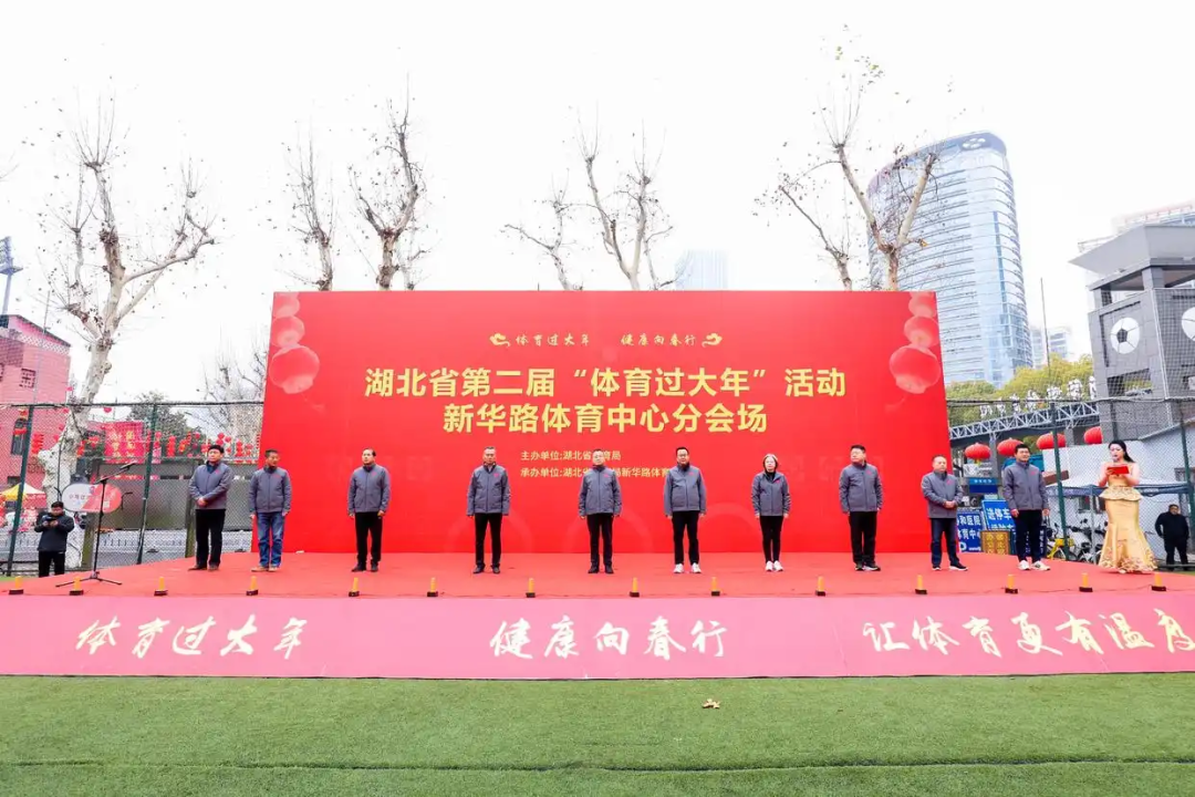 中脫穎而出