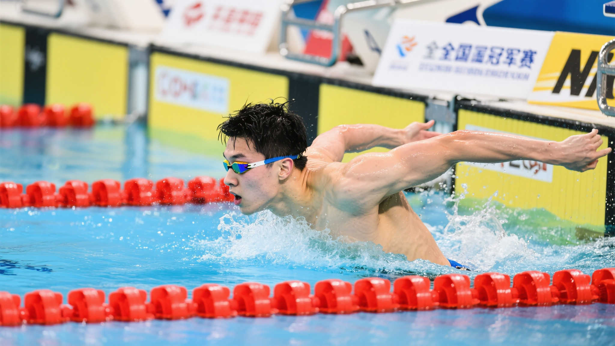 中流砥柱 中流砥柱