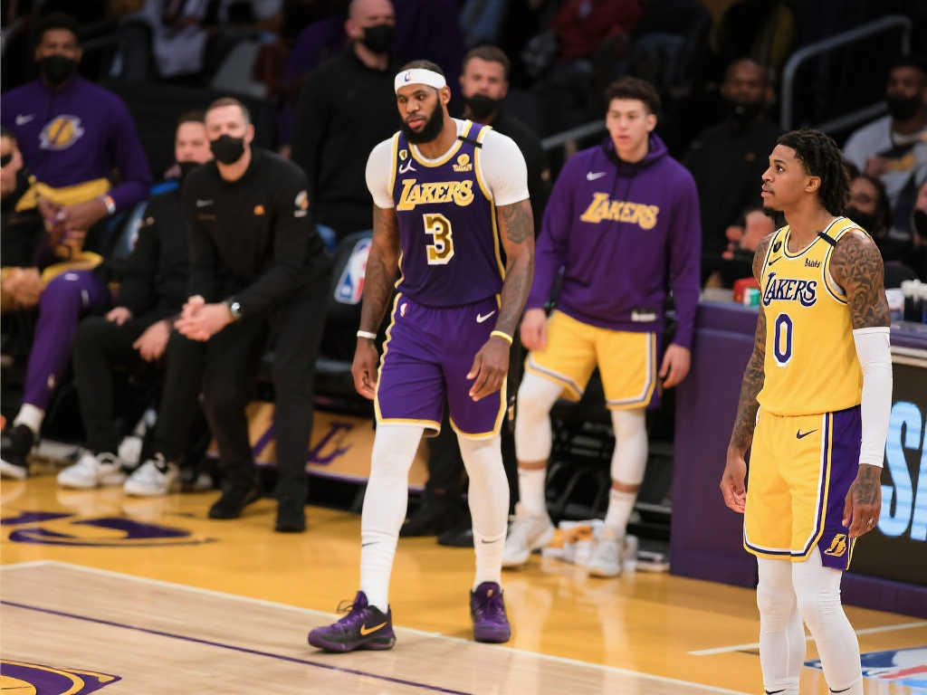 并不断用自 并不断用自